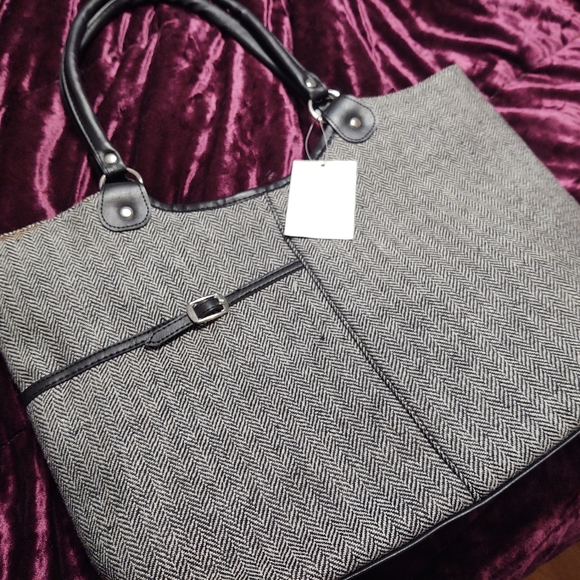 NWT - 2 pc. bag and wallet. Large. - Picture 1 of 7